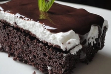 Kakaolu Krem Şantili Pasta Tarifi ve Malzemeleri